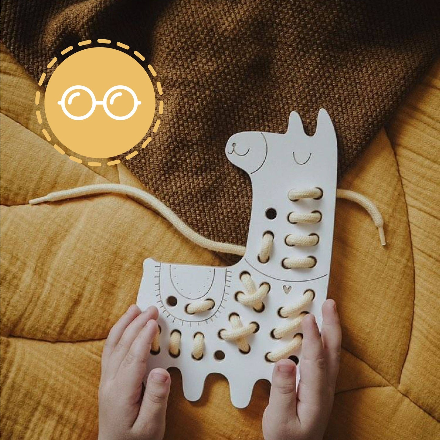 Lily das Lama, Montessori Holz-Spielschnürspiel