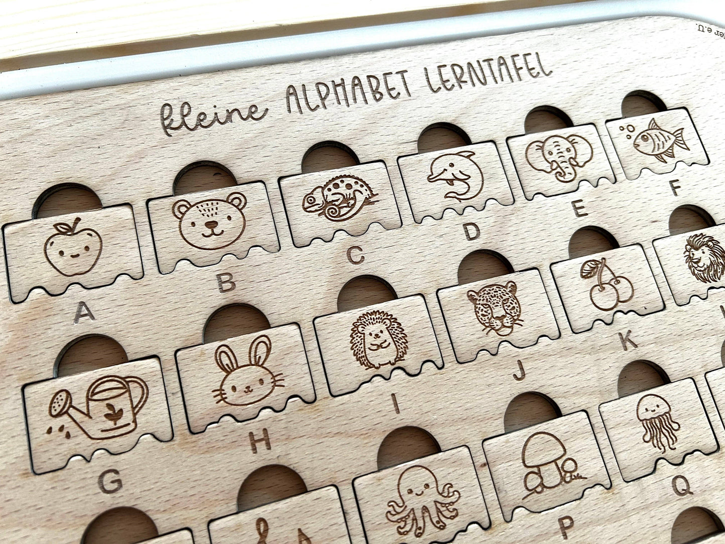 ABC Lernplatte Montessori aus Holz – Sensorikspiel für Kinder | Trofast kompatibel | Feinmotorik fördern | Aktivitätsplatte